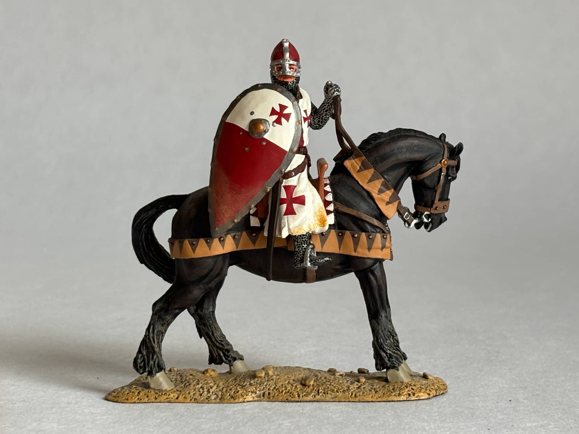 King & Country MK004 Mounted Knight with Shield