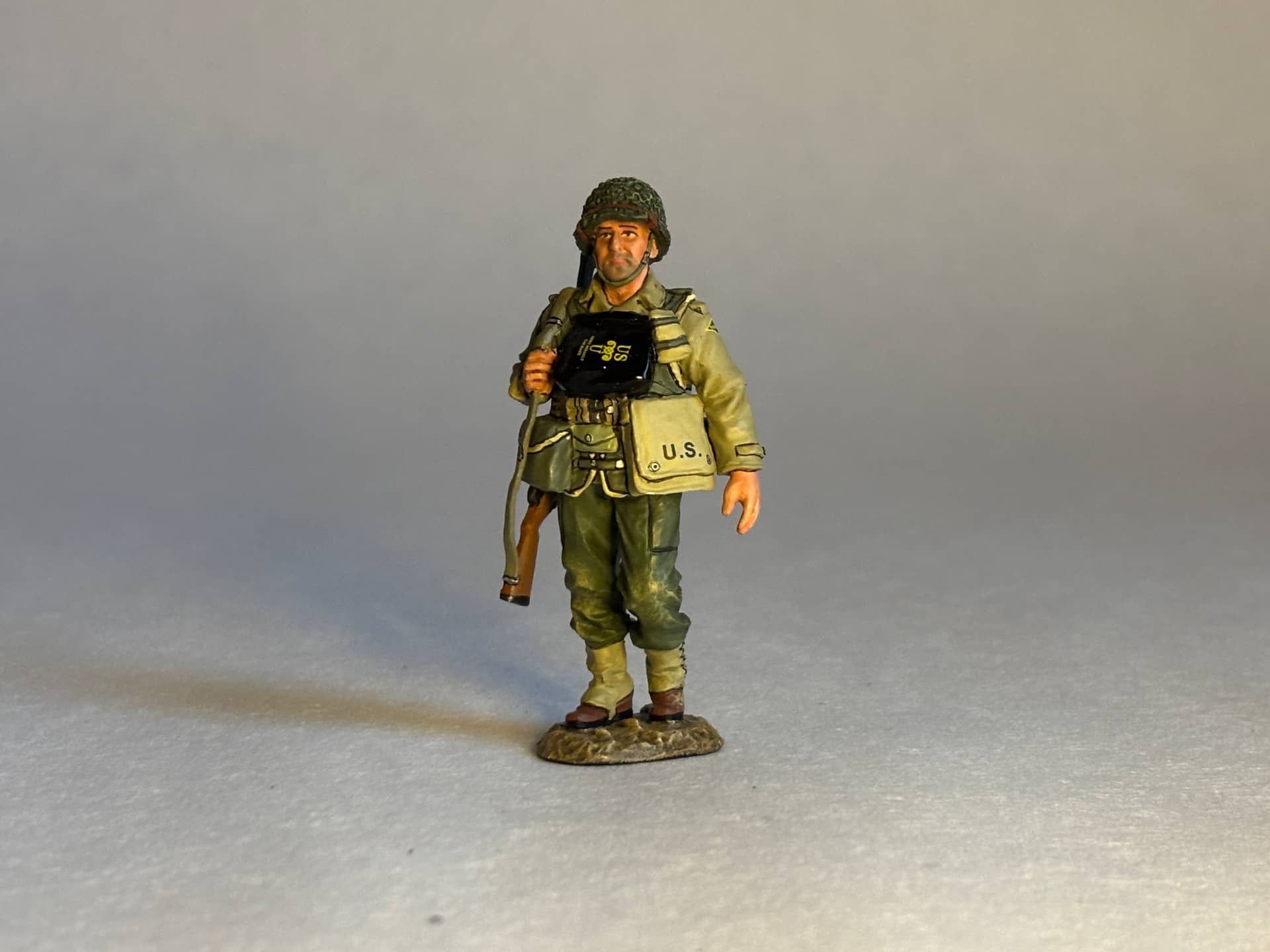 King & Country DD133 Marching with Rifle Slung
