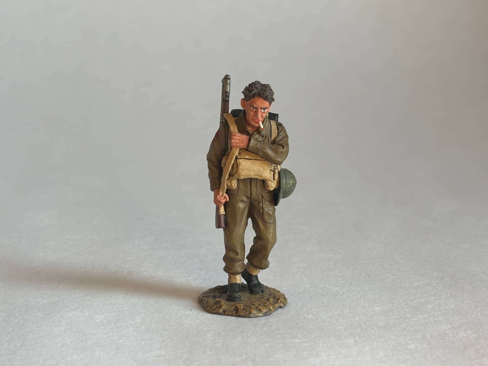 King & Country FOB007 Marching No Hat Tommy