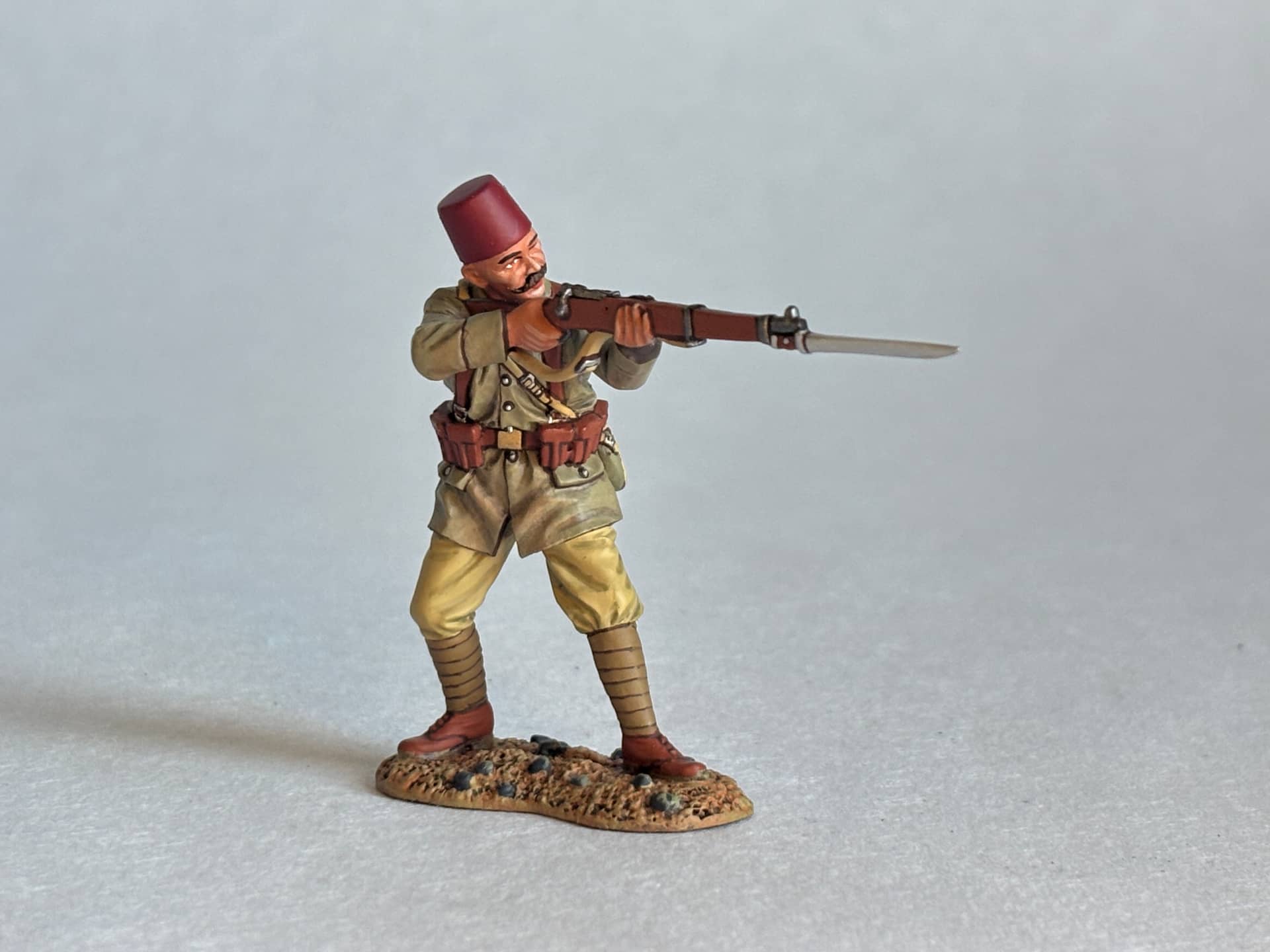 King & Country AL081 Turkish NCO Aiming Rifle