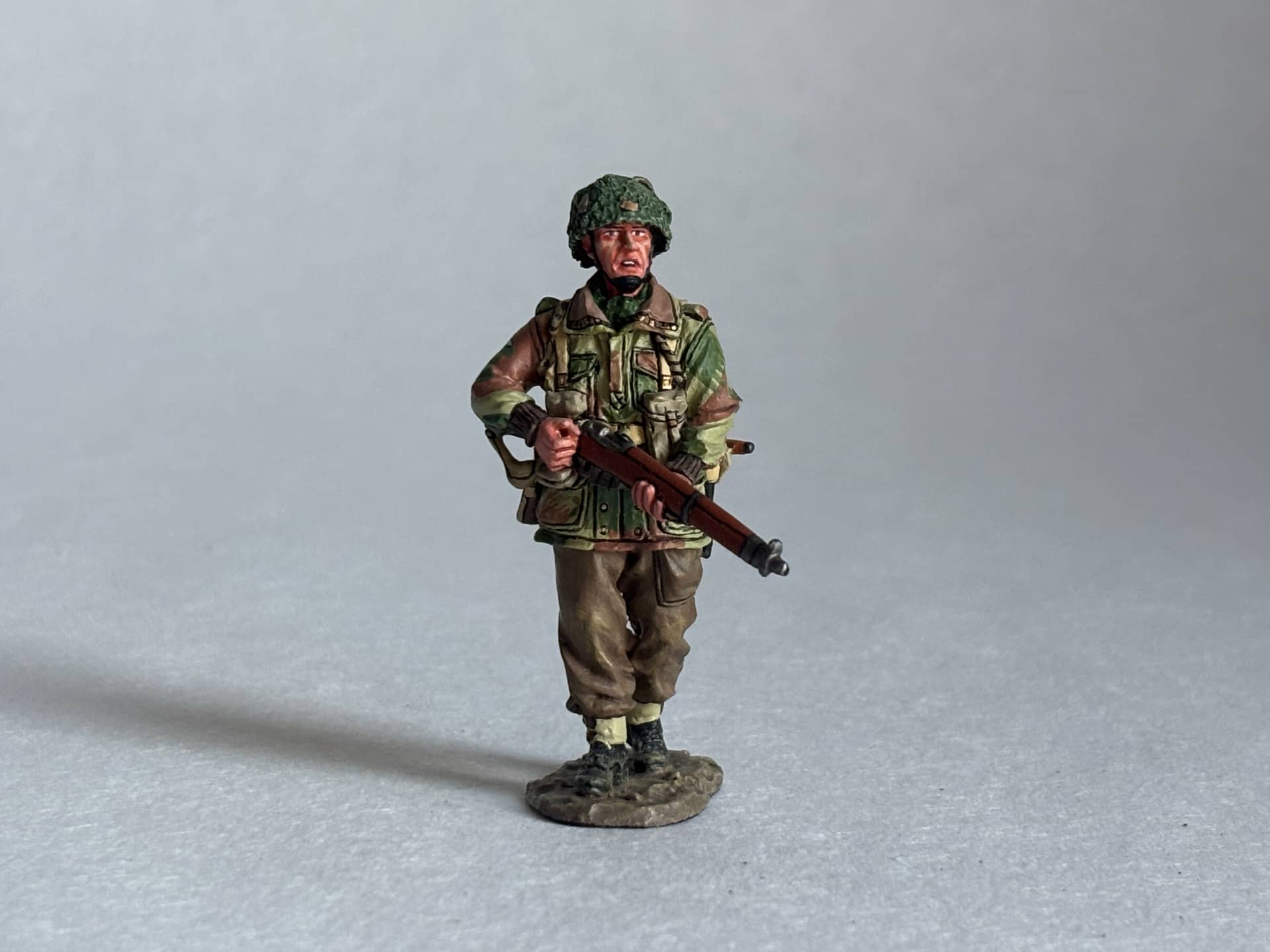King & Country MG006 Walking Rifleman