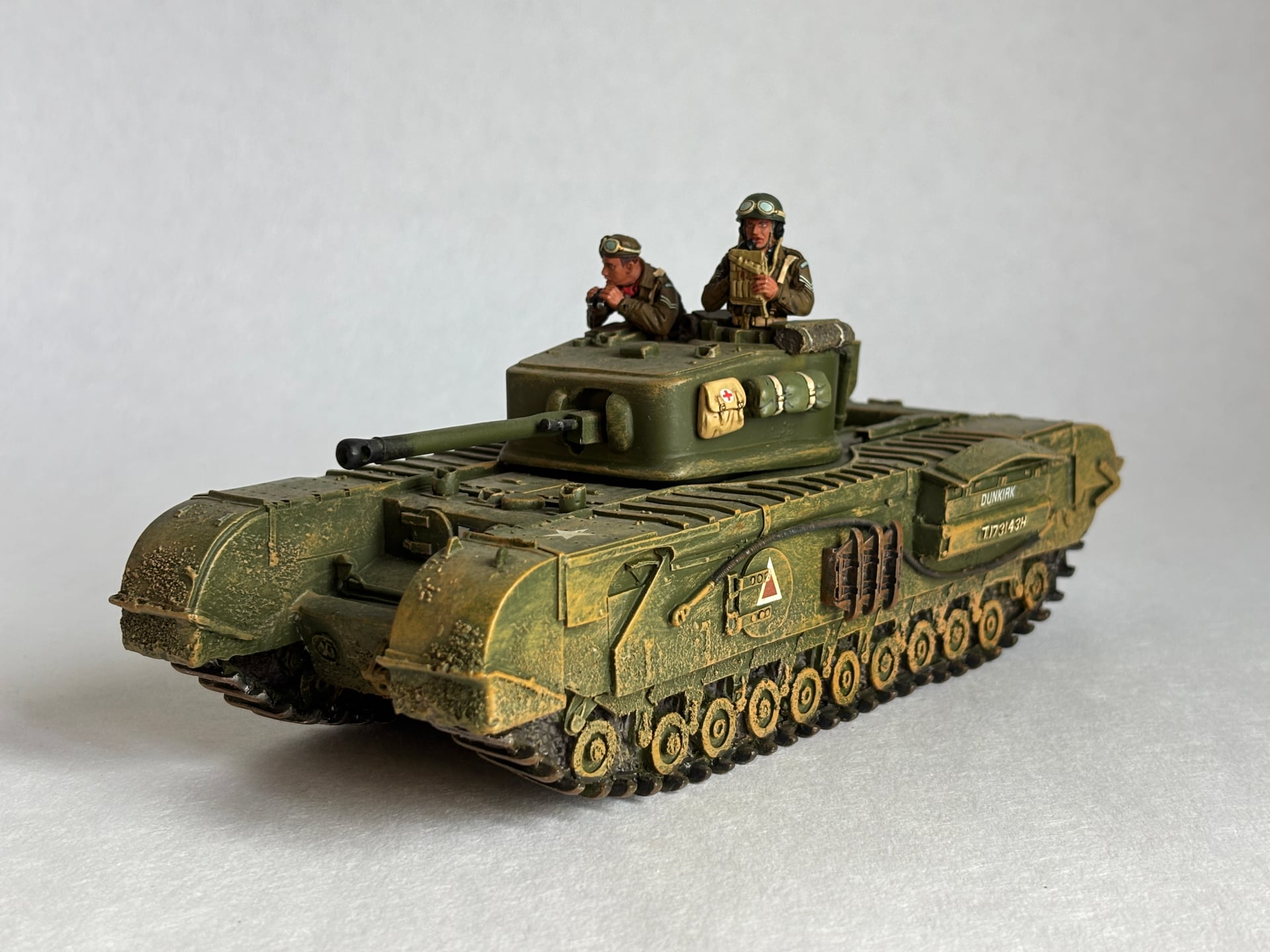 King & Country DD051 Churchill Tank Set: the piece