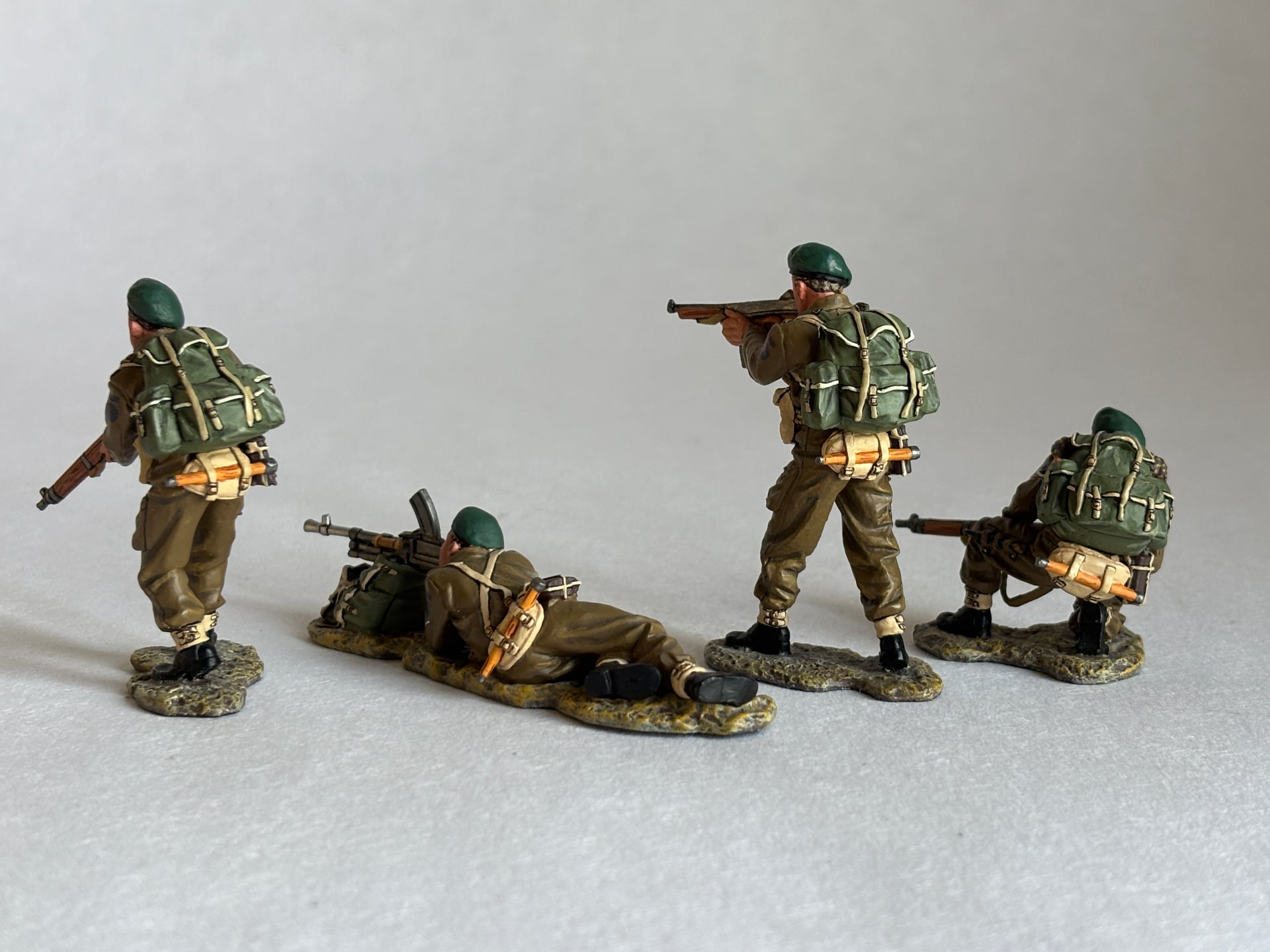 King & Country DD053 Commando Attack Group: the piece