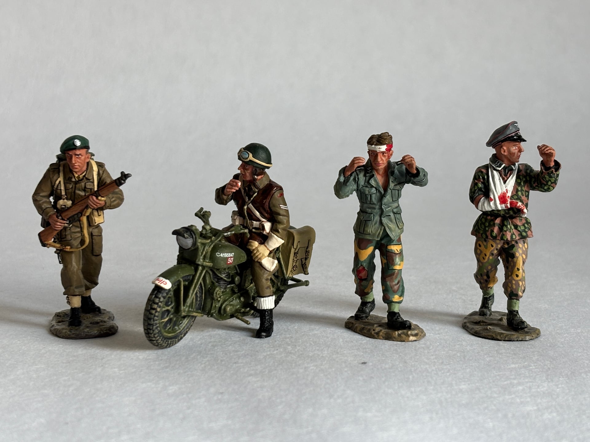 King & Country DD058 Taking Prisoners: the piece