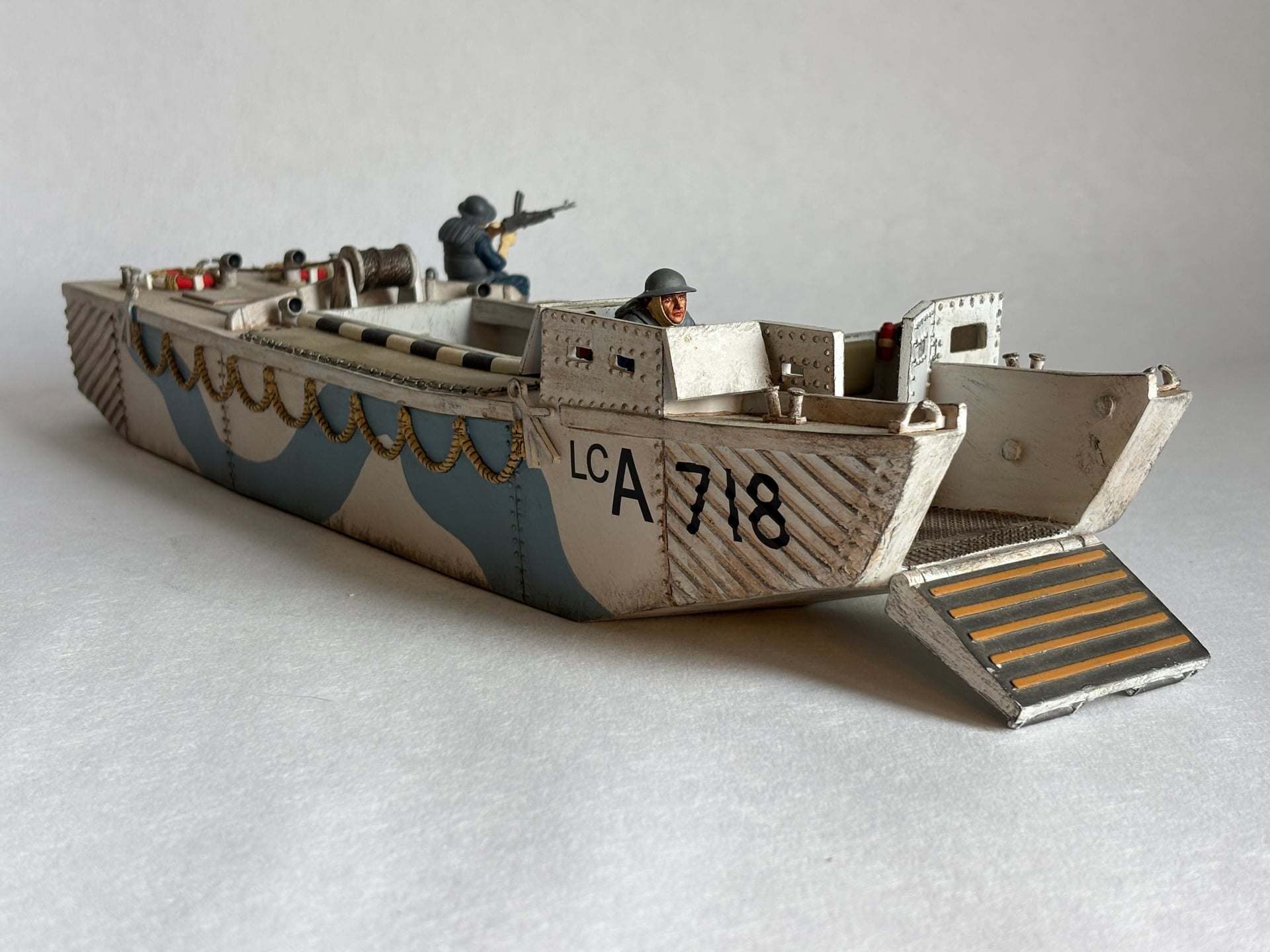 King & Country DD107 Landing Craft Assault 718 Version: the piece