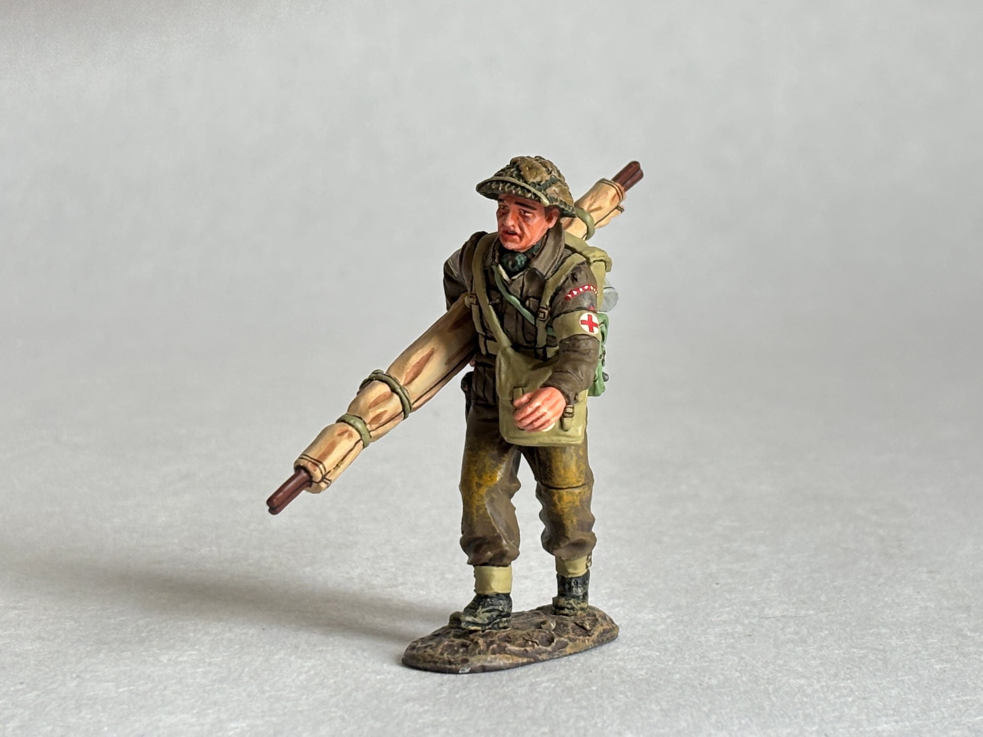 King & Country DD166 Bt Stretcher Bearer: the piece