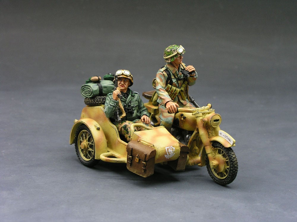 King & Country WS074 Motorcycle Combo Set: the piece