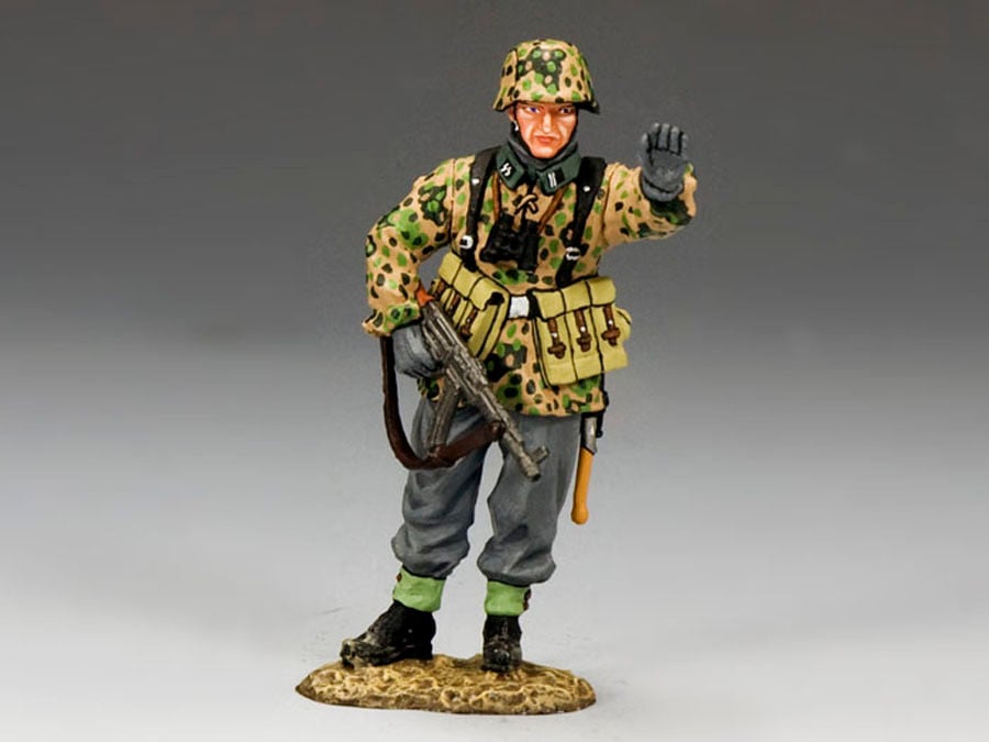 King & Country WS187 Halt SS Trooper with MP44: the piece