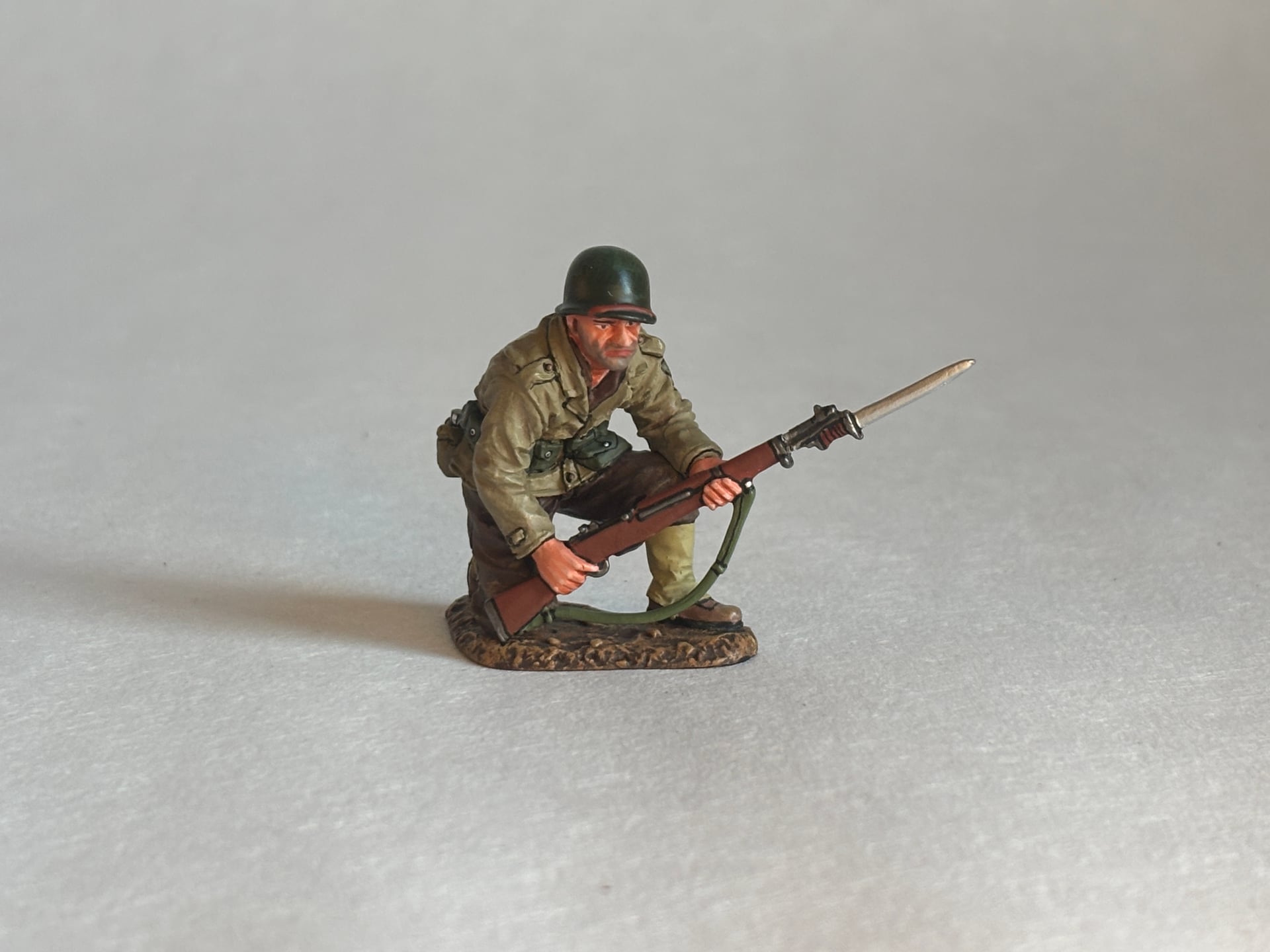 King & Country DD186 Kneeling with Rifle and Bayonet: the piece