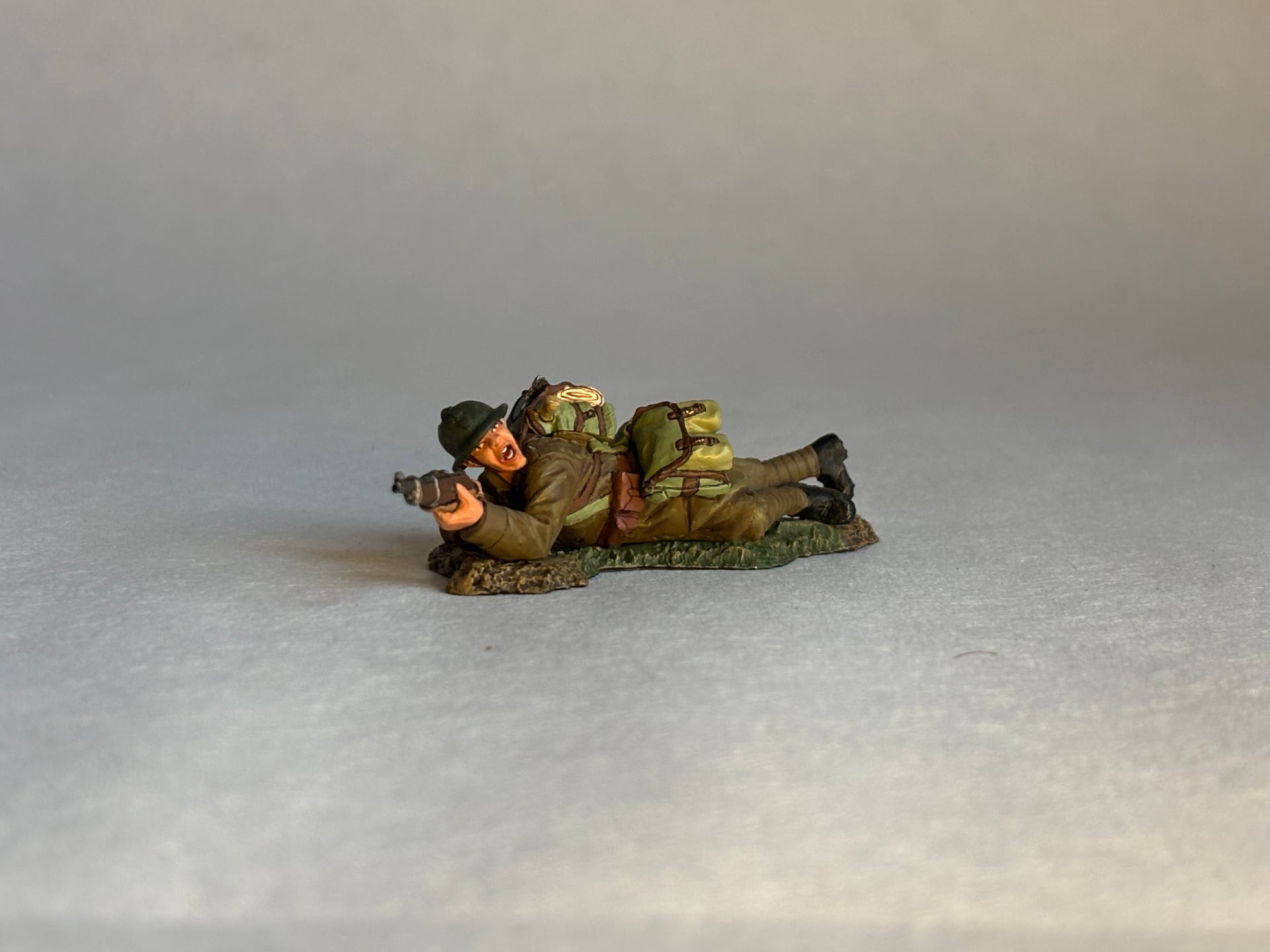 King & Country FOB033 French Lying Firing Rifle: the piece
