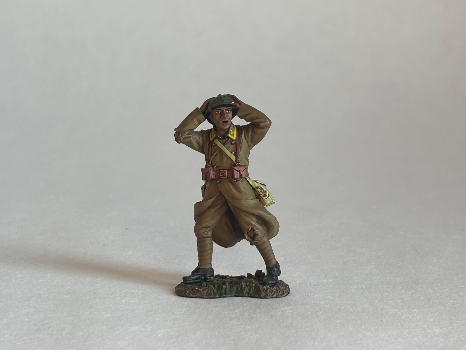 King & Country FOB036 Surrender French Soldier: the piece