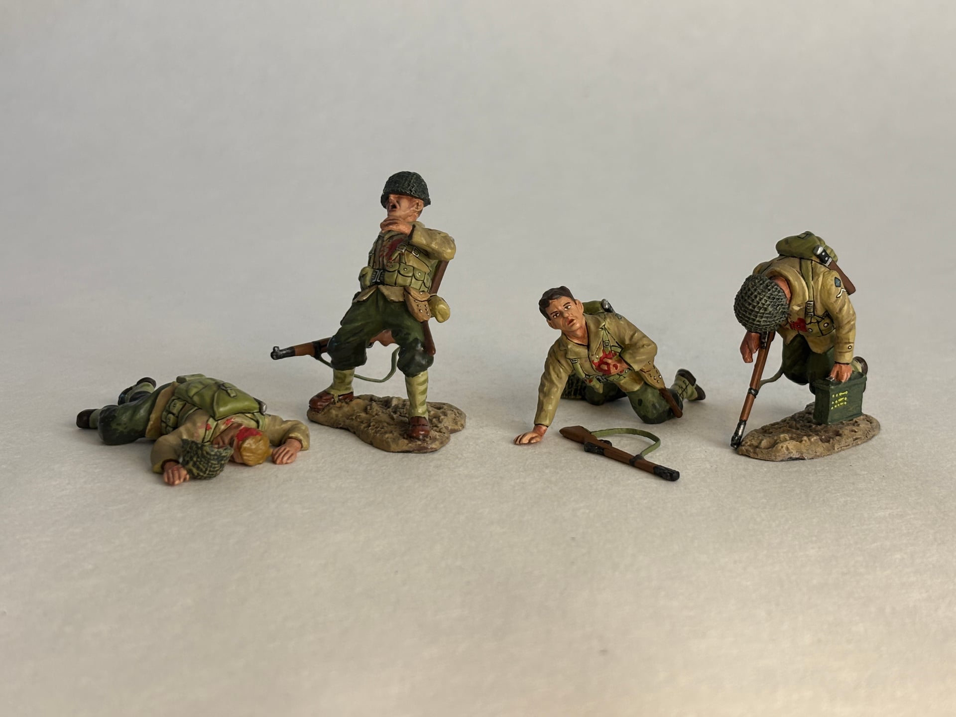 King & Country DD028 D Day Casualties Set: the piece