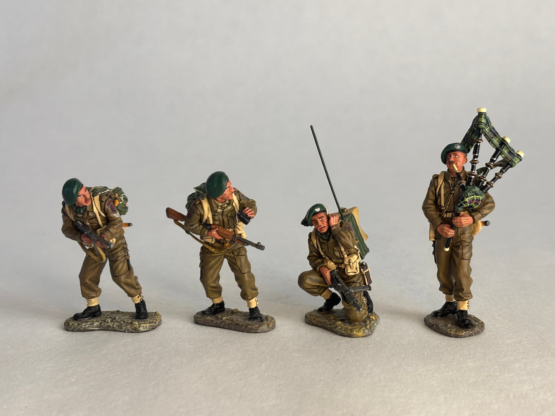 King & Country DD052 Lord Lovat Commando Group: the piece