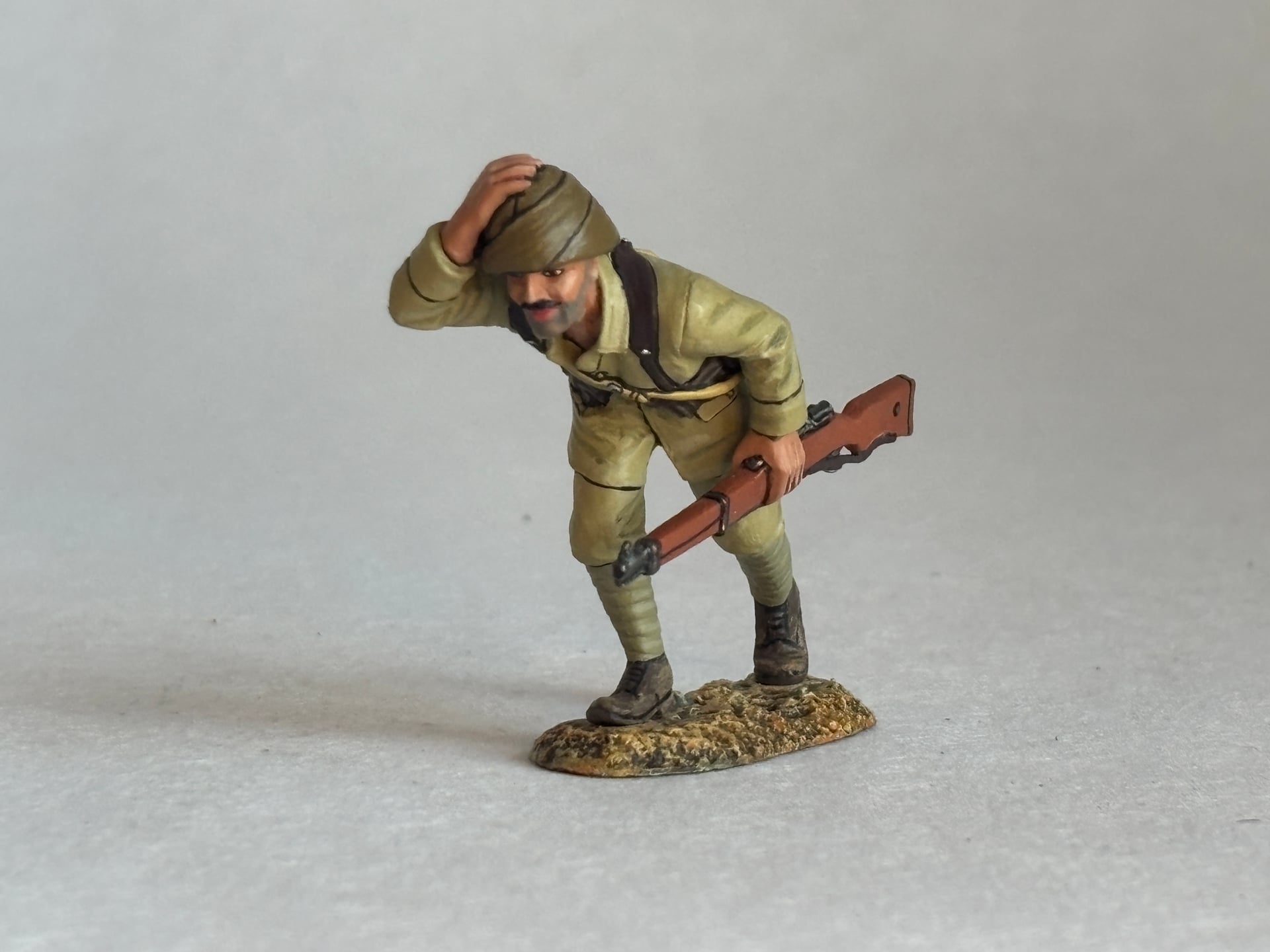 King & Country AL035 Turkish Soldier Running: the piece