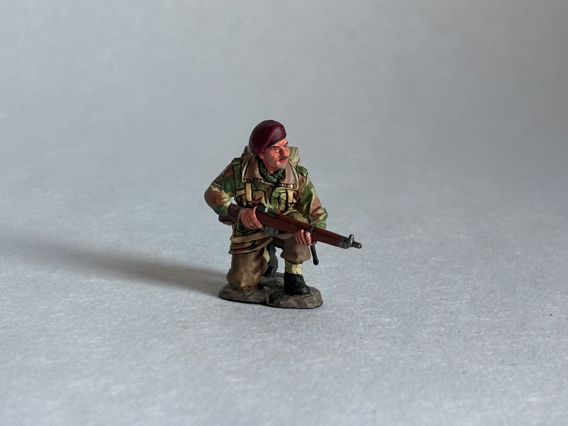 King & Country MG008 Kneeling Rifleman: the piece