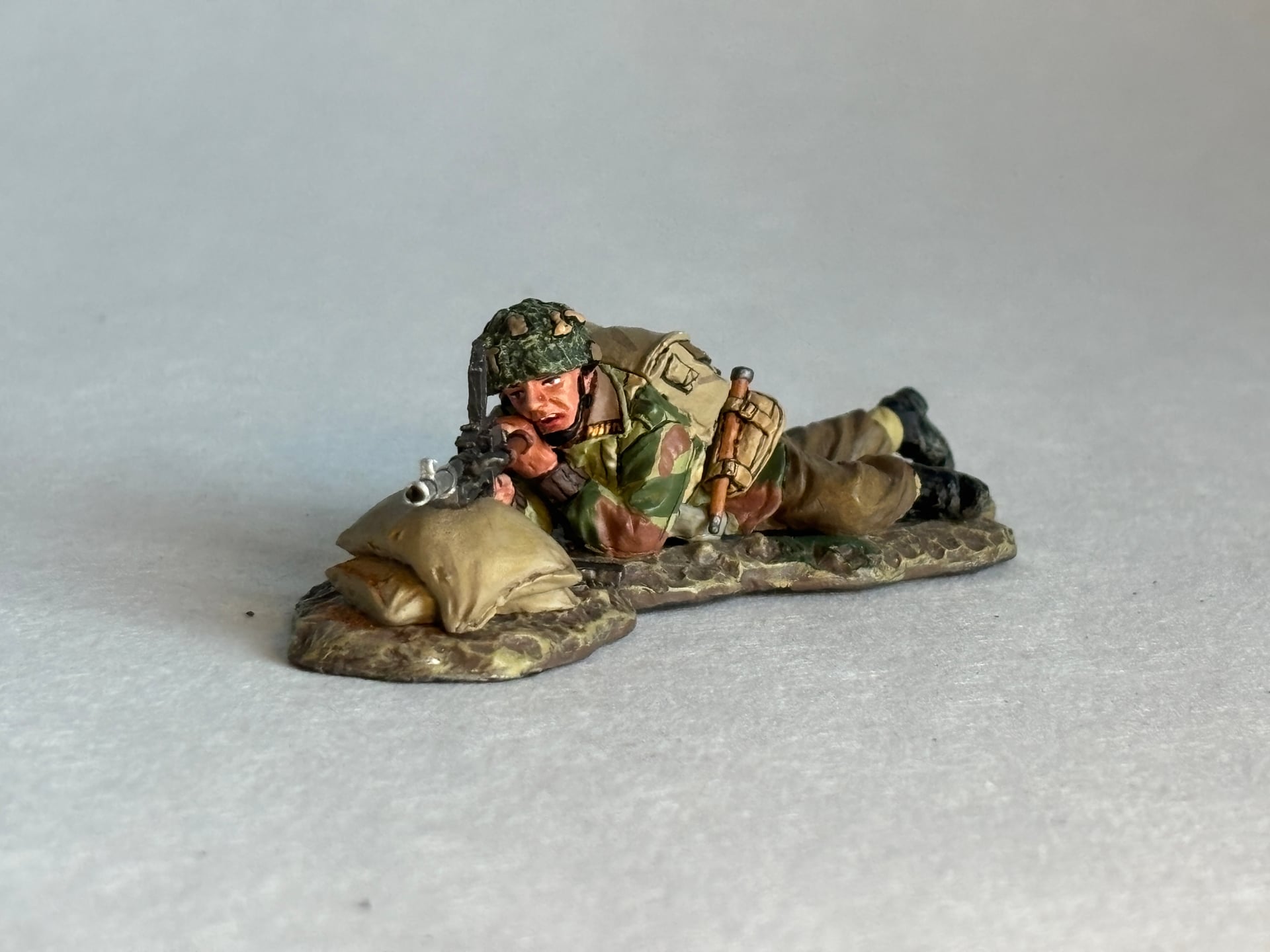 King & Country MG013 Lying Firing Bren Gun: the piece