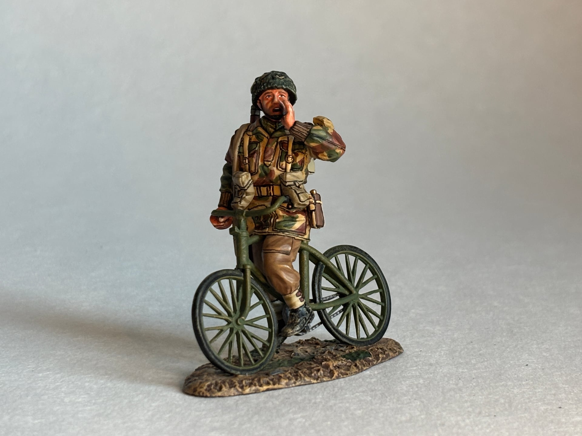 King & Country MG035(P) The Airborne Cyclist: the piece
